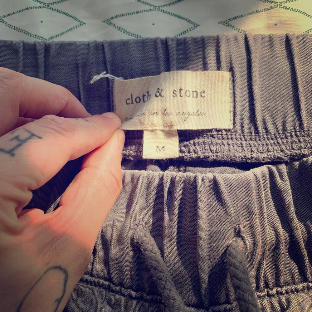 Cloth & stone gray cropped joggers Medium